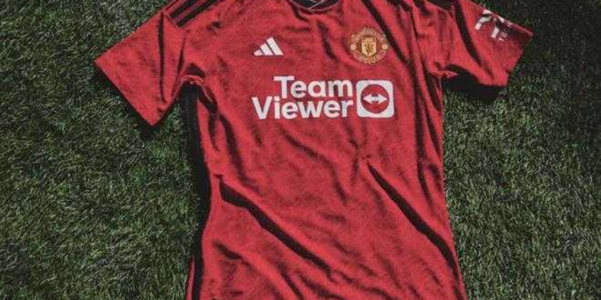 Manchester United bestätigt, wann sie das neue Heimtrikot 2023/24 zum ersten Mal tragen werden