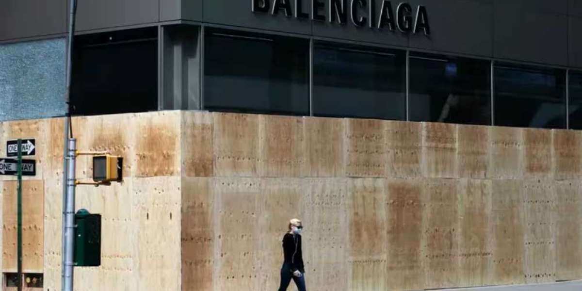 Balenciaga Shoes this sleek Courreges bag